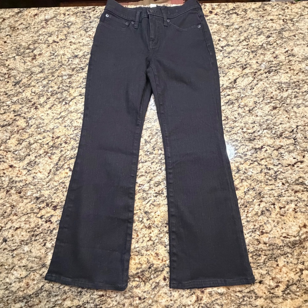 Madewell Mid-Rise Kick Out Jeans Black Petite Size 26P Flare Leg Denim ws
